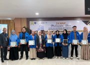 Ta’aruf Maba 2024 Fisip Unismuh Ditandai Penyerahan Piagam Penghargaan Mahasiswa Senior Berprestasi