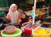 Harniya Penjual Cendol Pasar Terong Makassar Sukses Mengantar Dua Anaknya Kuliah di Universitas Hasanuddin