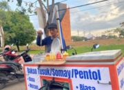 Yudi Asal Surabaya Jual Keliling Somay di Sungguminasa Gowa