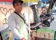 Suyanto Asal Banyuwangi Merantau ke Makassar Jualan Tempe