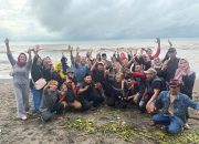 IKA SMA Ki Hajar Dewantara Silaturrahim di Pantai Anging Mammiri Makassar