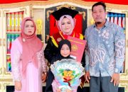 Menembus Ombak : Perjalanan Inspiratif Wanjeli, Sarjana yang Tak Kenal Menyerah