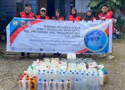Mahasiswa KKN Tematik Unhas Terapkan Yellow Sticky Trap (YST) Sebagai Alat Perangkap Hama Tanaman di Pattapang Gowa