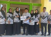 PGRI Soppeng Peduli, Salurkan Donasi Korban Kebakaran di Marioriwawo