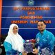 Tendik Unismuh Makassar Nasaruddin, S.Pd, MM  Serahkan Buku ke Perpustakaan Kampus
