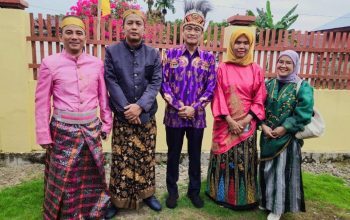 Dua Dosen Politeknik Sandi Karsa Terima dari LLDIKTI IX Piagam Pengabdian Dosen Tetap Yayasan 10 Tahun