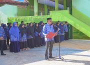 Ketua PGRI Cabang Alla Pembina Upacara Peringatan Hari Kesaktian Pancasila di MTs Negeri 2 Enrekang
