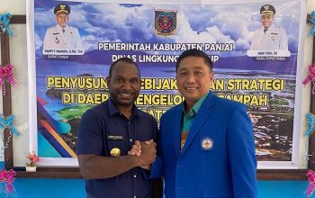 Dosen UKI Paulus Dr Kristian H. P. Lambe Paparkan Strategi Akademik Pengelolaan Sampah pada Pemerintah Kabupaten Paniai Papua Tengah 