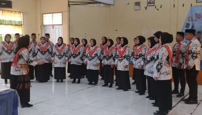 Paduan Suara PGRI Alla Warnai Porsenijar 2025 Enrekang dengan Penampilan Berkelas