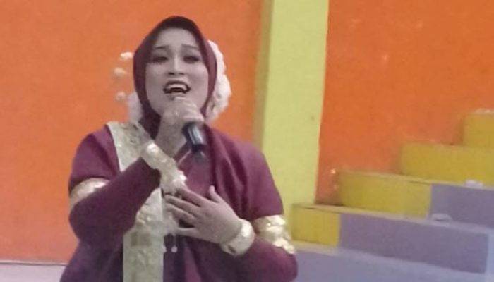 Mengajar dengan Nada, Menginspirasi dengan Karya: Profil Anggita, Juara Nyanyi Solo PORSENIJAR PGRI Enrekang 2025