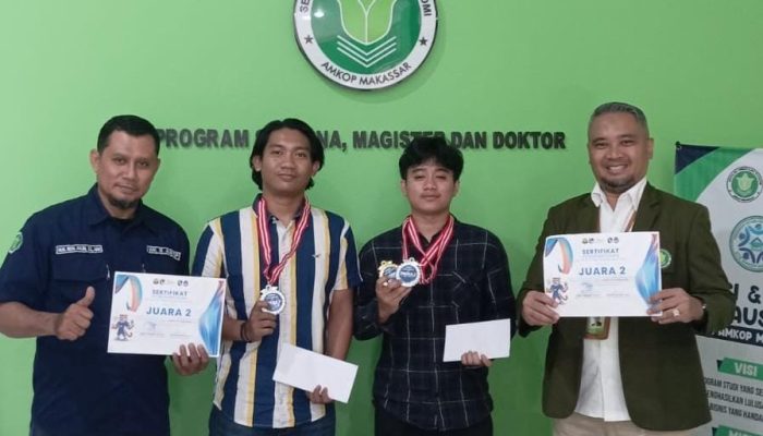 STIE AMKOP Makassar Beri Penghargaan kepada Atlet Peraih Juara 2 UMI Cup 3