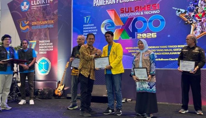 Prof Abdul Rahman Rahim Antar UT Makassar Raih Juara Stand Terbaik di Expo Pendidikan