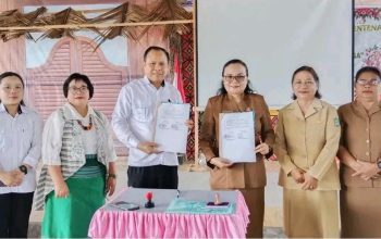 Rektor Pdt.Dr. I. Ketut Yakobus: Universitas Kristen Tentena Sosialisasi dan Teken MoU dengan SMKS GKST 1 dan SMKS Eklesia