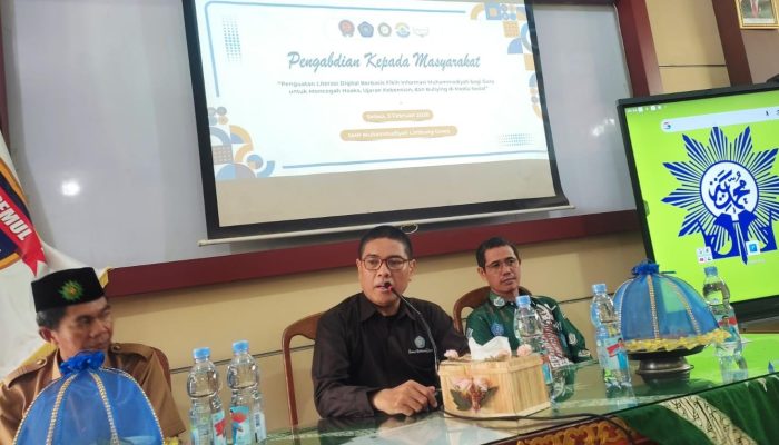 Prodi Komunikasi Unismuh Makassar  Gelar PKM Literasi Digital Berbasis Fikih Informasi di SMP Muhammadiyah Limbung Gowa
