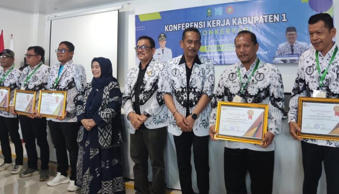 PGRI Sinjai Gelar Konkerkab I:  Dr. Andi Ibrahim: PGRI  Harus Dukung Pembangunan Pendidikan Sesuai Visi Pemerintah Kabupaten