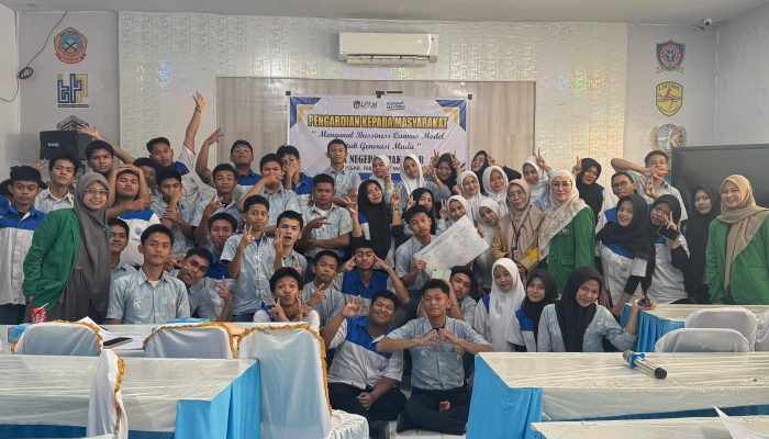 Siswa SMK 3 Makassar Ikuti Pelatihan Bisnis dari UMI Lewat Business Model Canvas