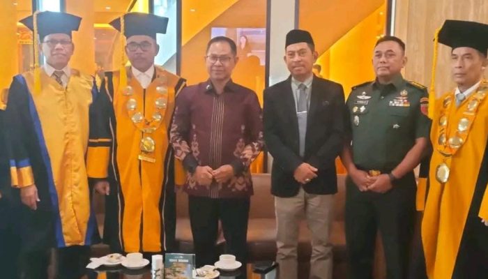 Pesan Kepala LlDIKTI IX Dr. Andi Lukman pada Wisuda UPRI: Lulusan Harus Jadi Pejuang di Dunia Kerja