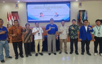 Wakili Mendikti Saintek, Kepala LLDIKTI IX Serahkan KIP Kuliah dan Dua SK Prodi Baru di UKIP