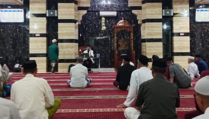 Pengajian Subuh DKM Darul Muttaqin Minasa Upa Bahas KHGT, Dr Abbas Baco Miro: Wujudkan Kesatuan Umat