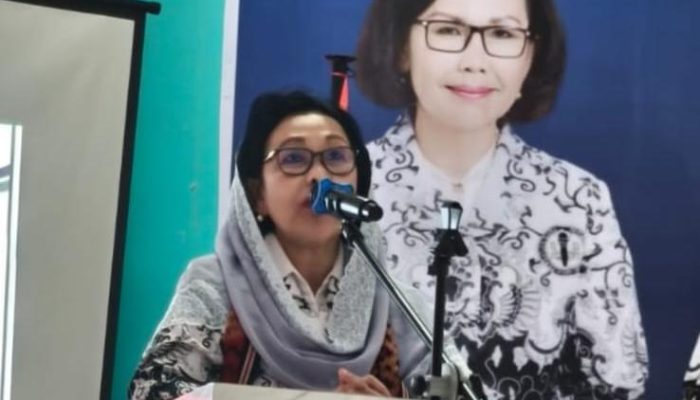 Prof Dr Unifah Rosyidi: Guru Masa Depan Cerdas Teknologi dan Kuat Karakter
