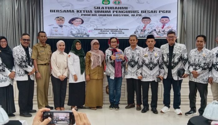 Di Hadapan Anggota PGRI  Palopo, Prof. Dr. Unifah Rosyidi, M.Pd Singgung Rumah Subsidi dan Perlindungan Profesi