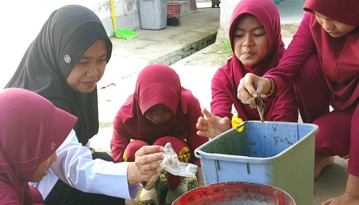 JUMPA BERLIAN Jadi Aksi Nyata Peduli Lingkungan di SDN 175 Kawarasan Tomoni Lutim
