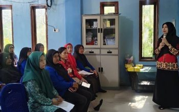Kabid Kesmas Lisnawaty Djamaluddin Paparkan Strategi Gowa Turunkan Stunting di Pelatihan PKM LP3M Unismuh Makassar di Desa Timbuseng