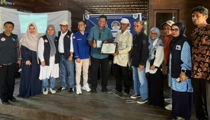 Dosen ADPERTISI Kelompok I Mengabdi di Salenrang Maros, Angkat Potensi Nipa, Perikanan, dan Pariwisata Rammang-Rammang