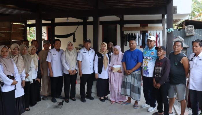 Wakil Bupati Sidrap Serahkan Santunan kepada Korban Kebakaran di Baranti