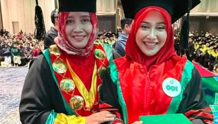 Anggota DPR RI Hj Meity Rahmatia Jalani Prosesi Wisuda Doktor di STIE AMKOP Makassar
