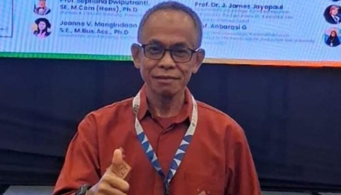 Ketua Prodi S2 Ilmu Pemerintahan Universitas Gorontalo Dr Dikson Junus Paparkan Transformasi Layanan Publik Digital di ICOSDEG 2026
