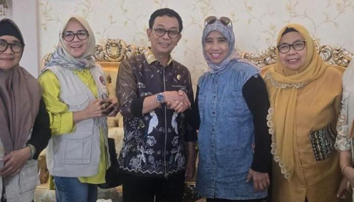 Guru Besar UMY Prof. Dr. Eliza Meiyani Berbagi Pengalaman Pemberdayaan Masyarakat pada PKM Forum Dosen Perempuan di Soppeng