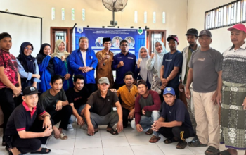 PKM Nasional ADPERTISI Kelompok XVI di Maros Edukasi Warga Kelola Rumput Laut dan Tambak Berbasis Ekologi