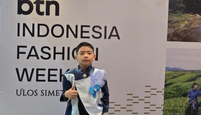 Siswa SDIT Al Mubarak Wakili Sulsel di Indonesia Fashion Week 2026, Arya Dayyan Tampil Memukau dengan Busana Ulos Simetria